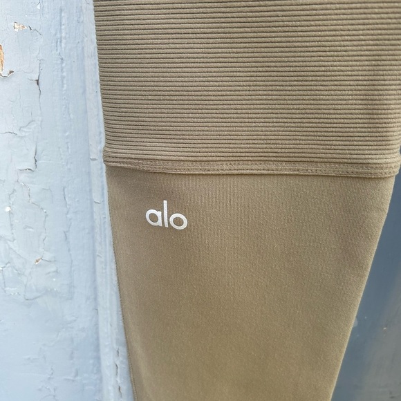 Alo Avenue legging, BNWT, size Small - Picture 7 of 8